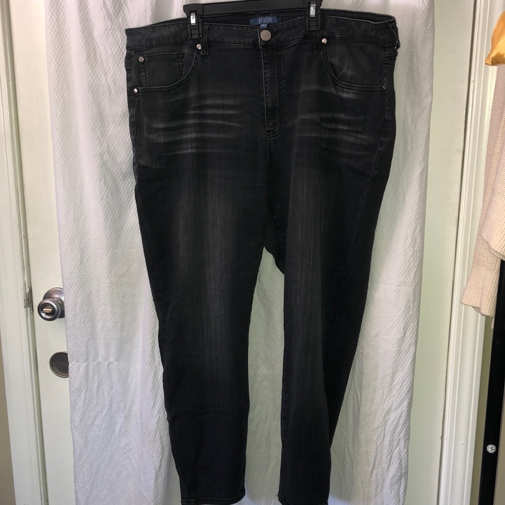 Rivalry Women’s size 22W gray/Black skinny jeans